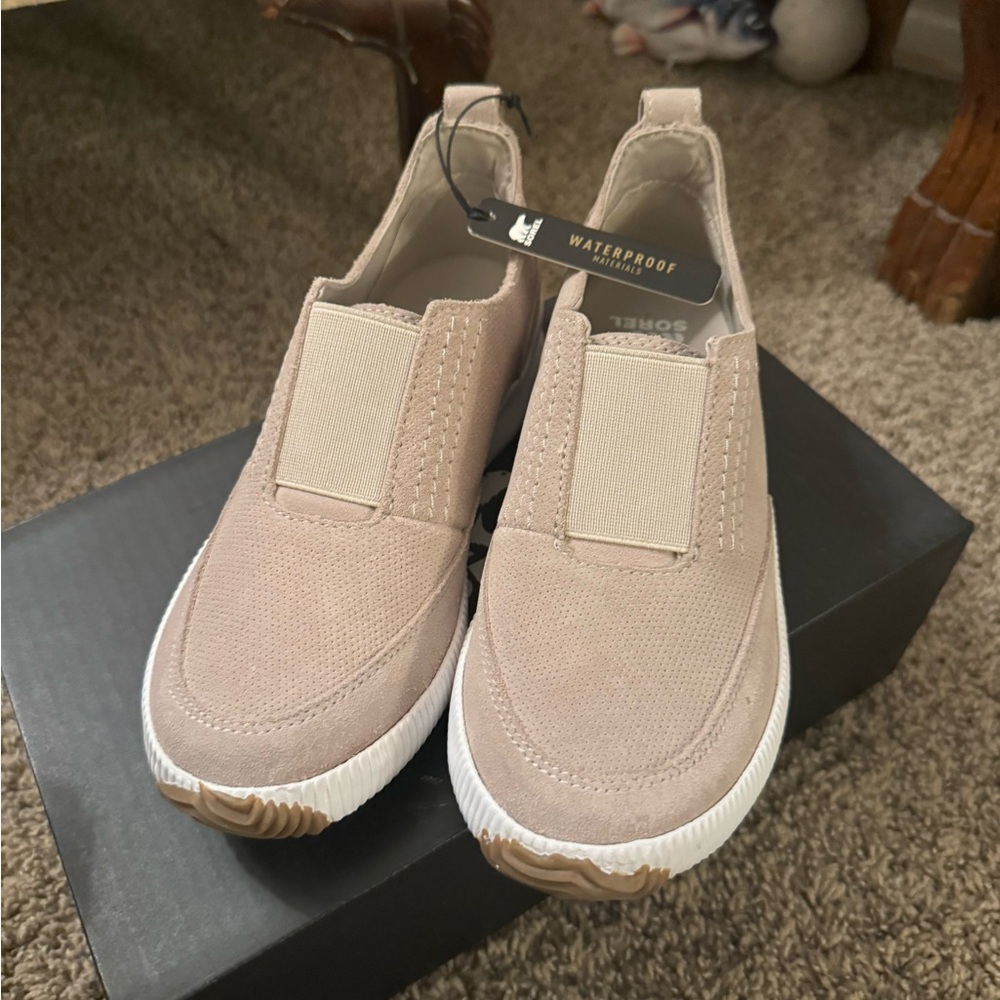 **SOLD** Sorel waterproof sneaker